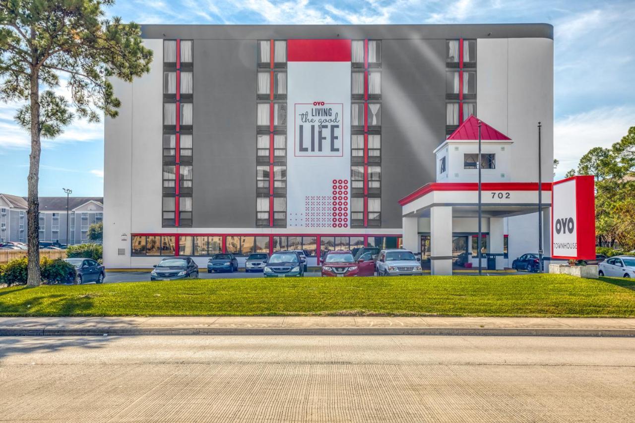 Oyo Townhouse Houston George Bush Intercontinental Hotel Exterior photo